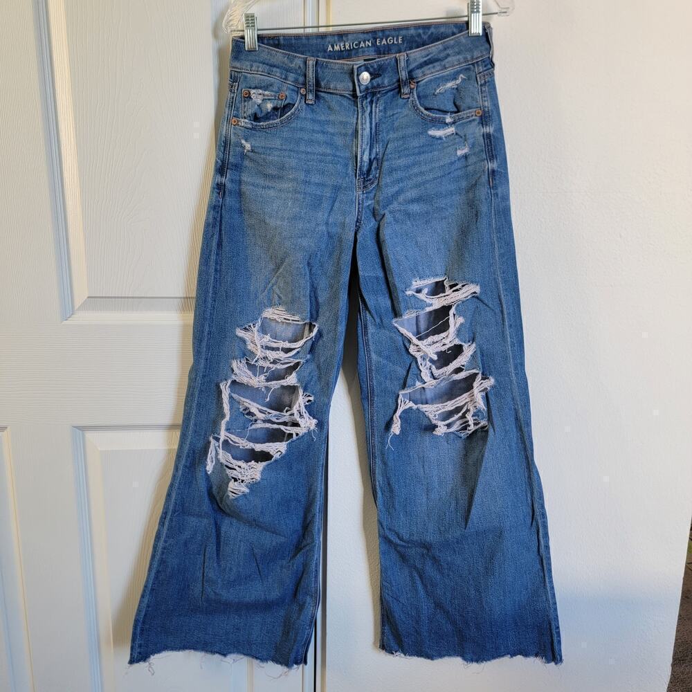 American Eagle Super High-Rise Ultra Wide Leg Distress Ripped Jeans Size 4